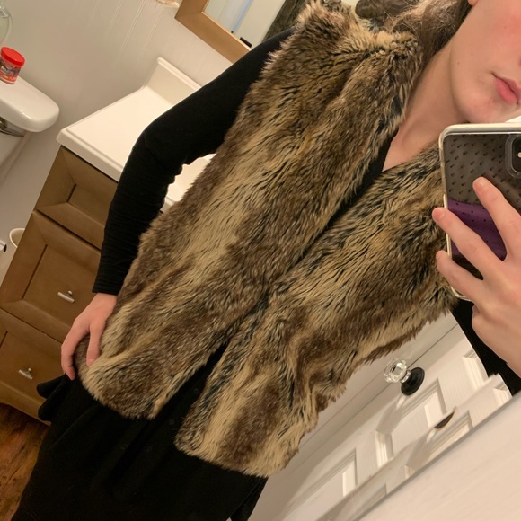 Faux Fur Vest! - Picture 7 of 7
